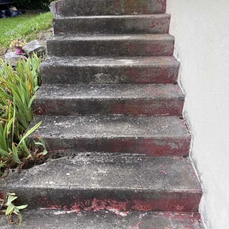 decapage d'un escaliers en beton